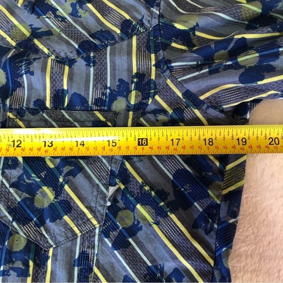 Patagonia Blue & Yellow Flowers Pattern Pearl Snaps Long Sleeve Shirt Size Med - Picture 5 of 8